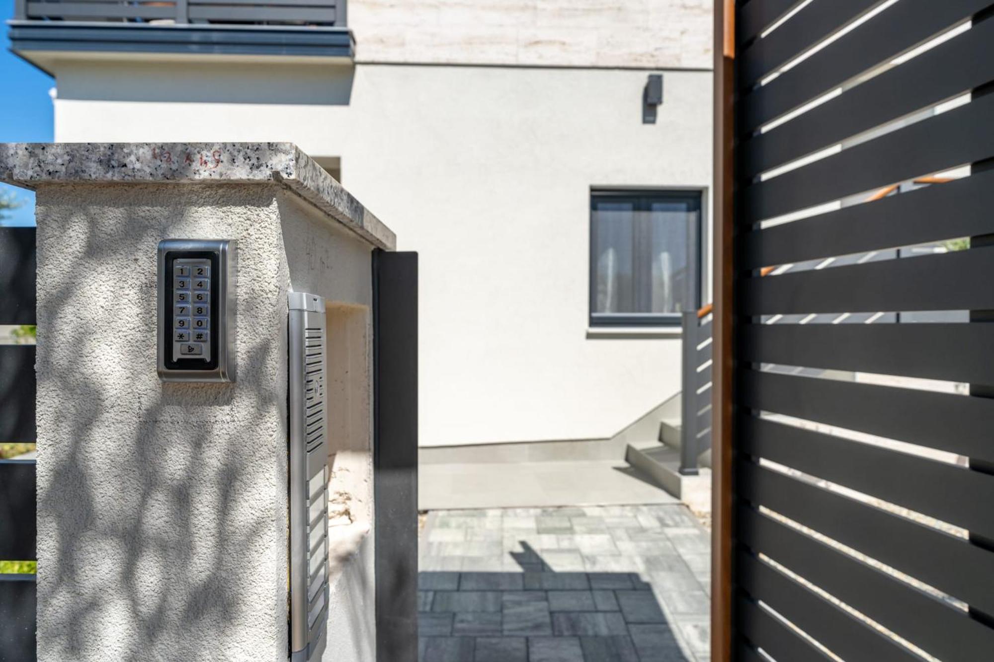 Residence Jonathan Biograd Na Moru Εξωτερικό φωτογραφία